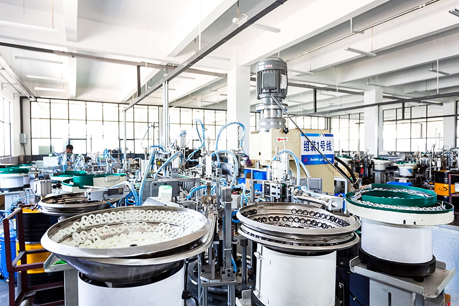 Sett sammen automatisk produksjonslinje 1